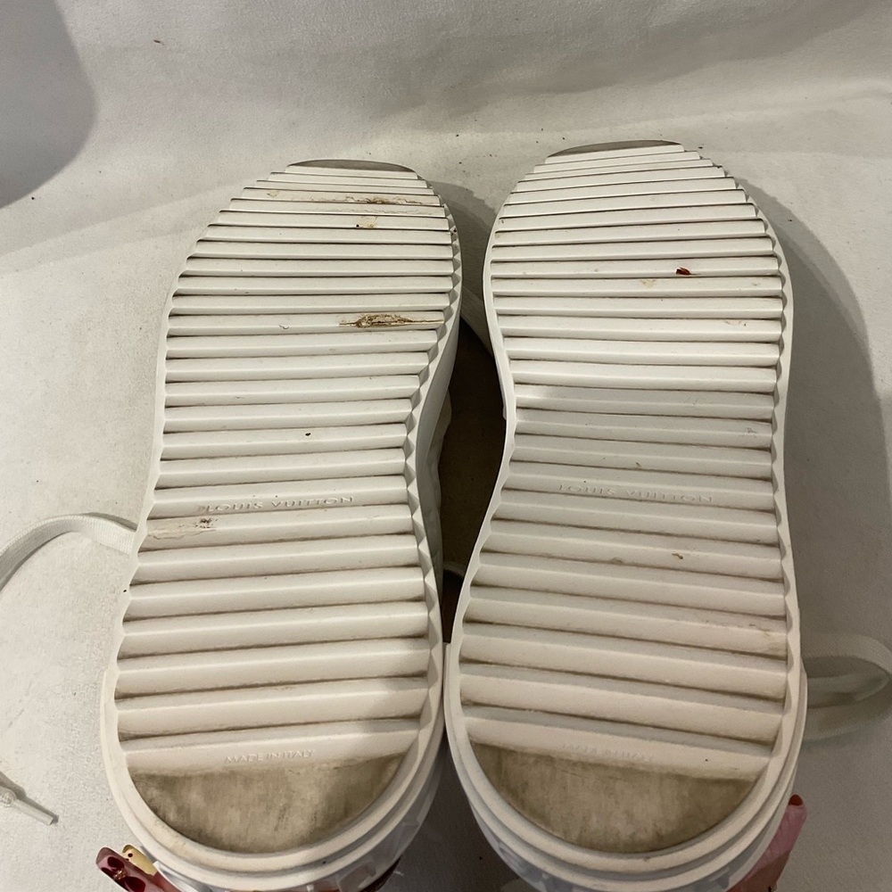 Louis Vuitton Sneakers - Picture 5 of 6